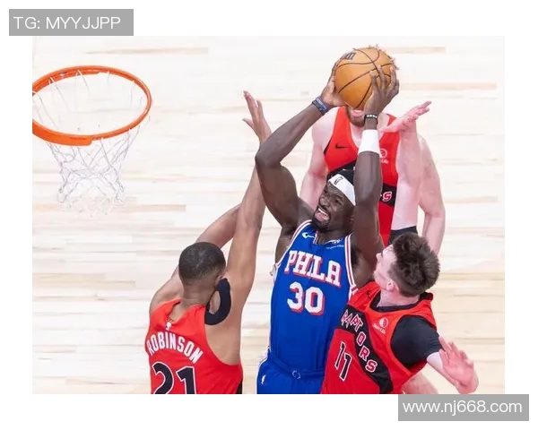 01年76人对阵猛龙的经典对决回顾与精彩瞬间分析